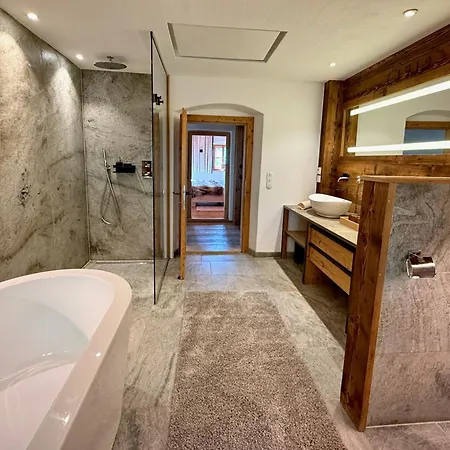 בית נופש Der Erlacher Alpenrefugium 1874 Luxery & Privacy By Belle-stay *